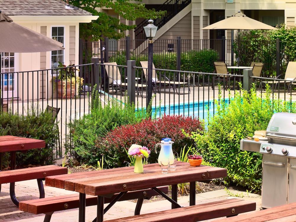 Sonesta Simply Suites Memphis East Poplar Pike Exterior foto